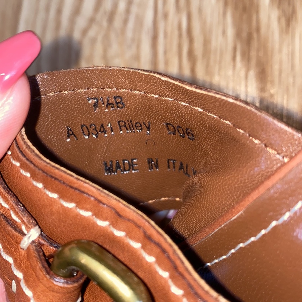 Coach Brown Heels - Picture 2 of 3